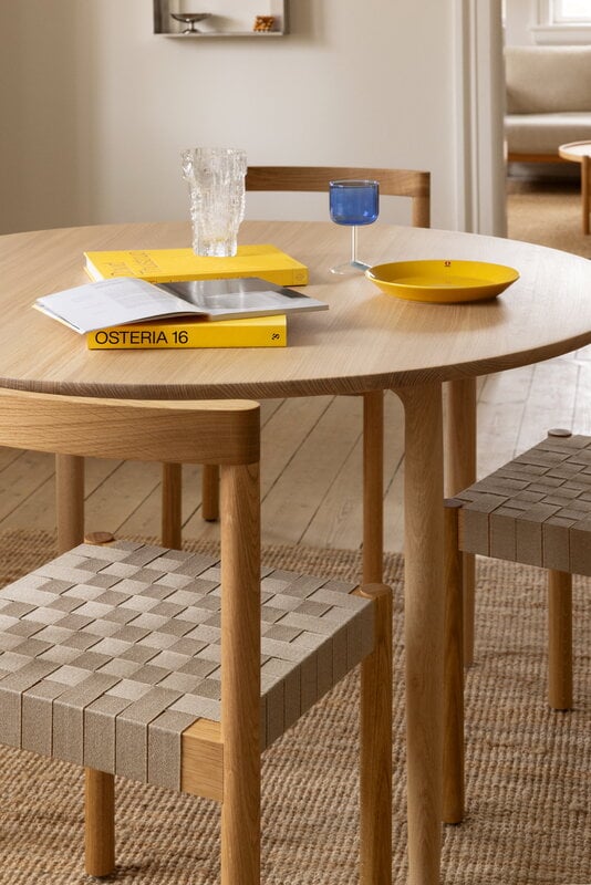 Brdr. Krüger Ekko chair, oiled oak - natural linen, decoration image
