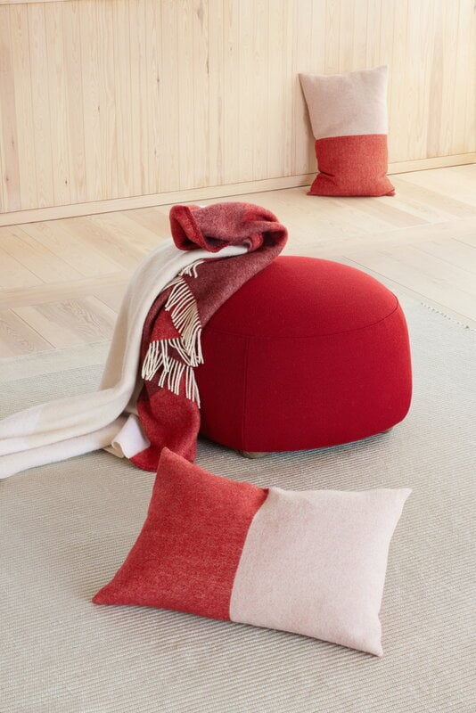 Northern Echo cushion cover, 40 x 60 cm, vertical red, decoration image
