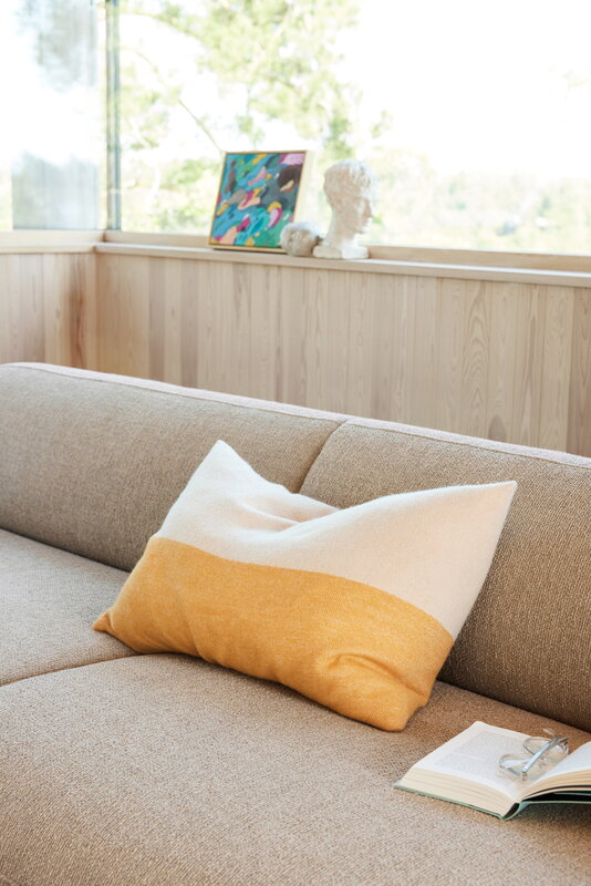 Northern Echo cushion cover, 40 x 60 cm, horizontal yellow, decoration image