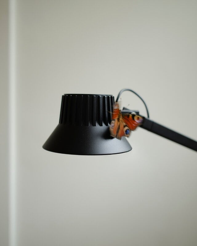 Muuto Dedicate lattiavalaisin, musta, näkymä 13