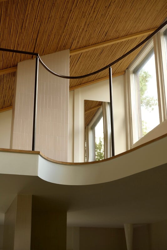 Muuto Miroir Pleat, 227 x 57 cm, acier poli, image décorative