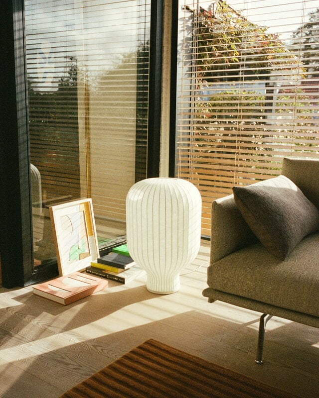 Muuto Strand table lamp, 59 cm, white, decoration image