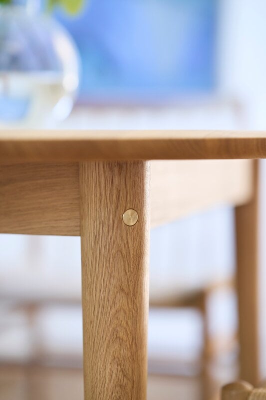 FDB Møbler C62 Bjørk dining table, 115 cm, oiled oak, decoration image