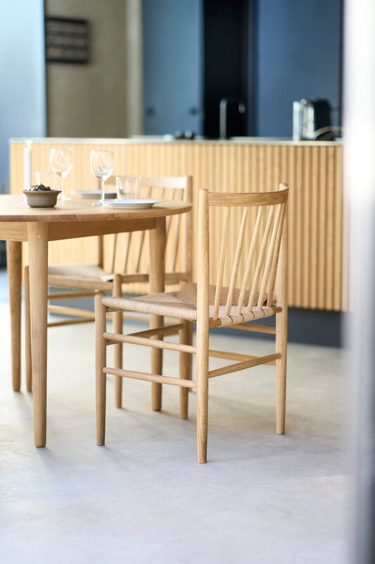FDB Møbler C62 Bjørk dining table, 115 cm, oiled oak, decoration image