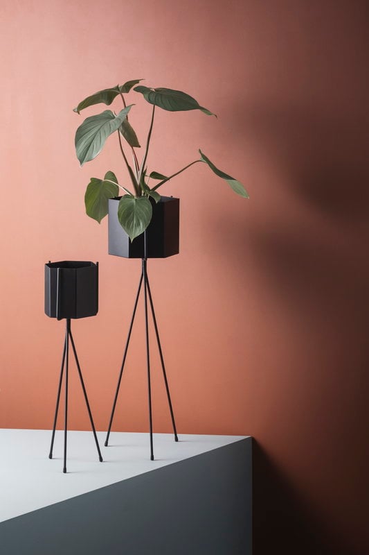 Plant Stand, black | Finnish Design Shop