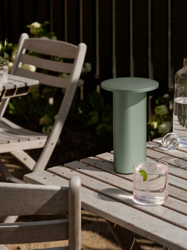 Fritz Hansen Solae portable lamp, light green, decoration image