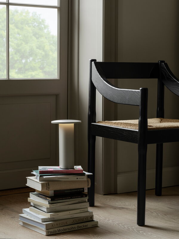 Fritz Hansen Solae portable lamp, warm grey, decoration image