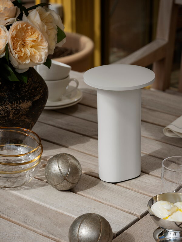 Fritz Hansen Solae portable lamp, warm grey, decoration image
