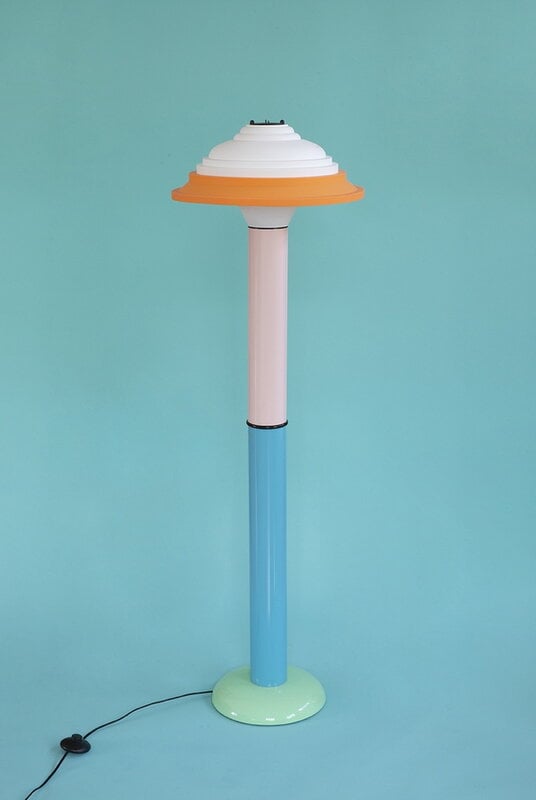 Sowden FL4 floor lamp, pink - blue, decoration image