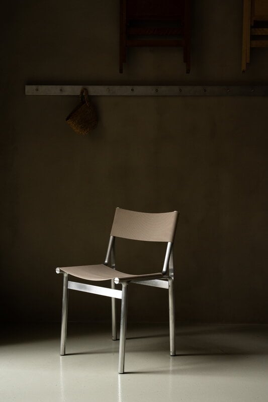 Frama Union tuoli, alumiini - sandstone mesh, sisustuskuva