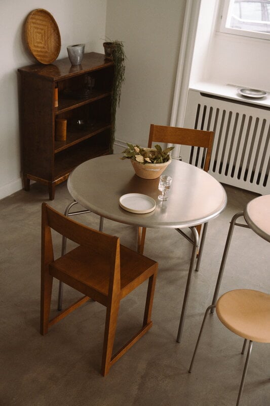 Frama Petit Rond table, 90 cm, stainless steel, decoration image