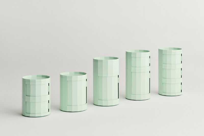 HAY Facet cabinet avec pieds et roulettes, low, soft mint, image décorative