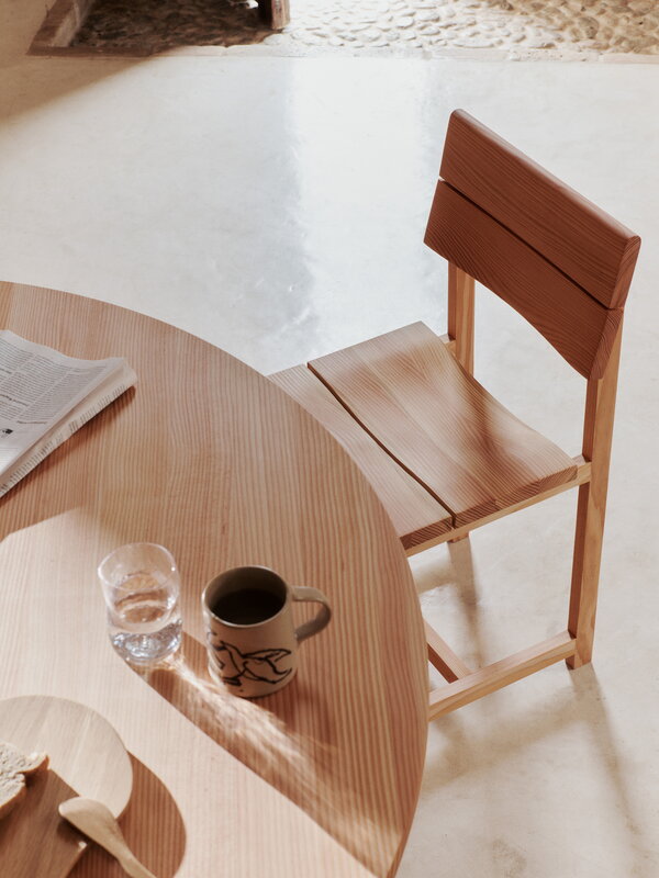 Ferm Living Vist dining chair, Douglas fir, decoration image