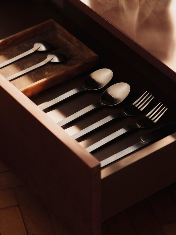 Ferm Living Burl Storage tavolino da caffè, radica scura, immagine decorativa