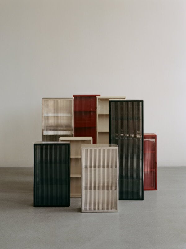 Ferm Living Haze wall cabinet, vetro scanalato, acciaio inossidabile spazzolato, immagine decorativa