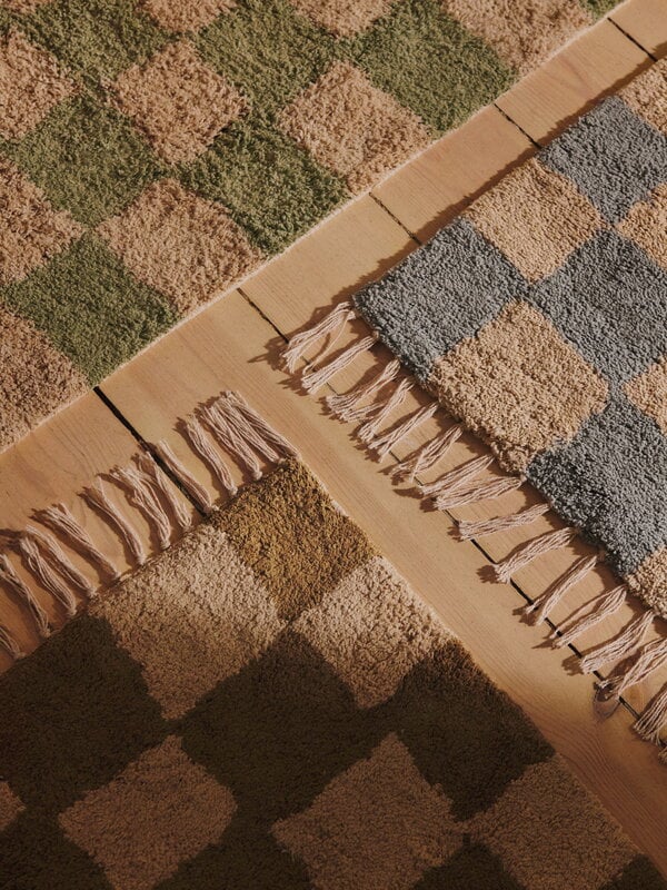 Ferm Living Tapis lavable Mara, 150 x 80 cm, bleu brume - sable chaud, image décorative