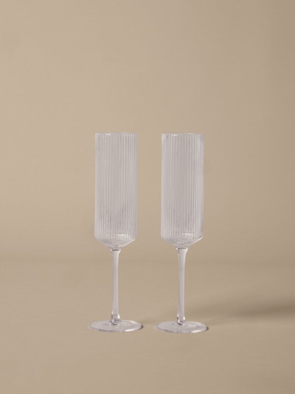 Ferm Living Ripple samppanjalasit, korkea, 2 kpl, kirkas, sisustuskuva