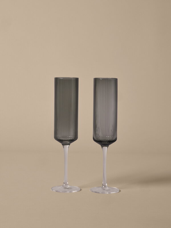 Ferm Living Ripple champagne flutes, 2 pcs, smoked grey, decoration image