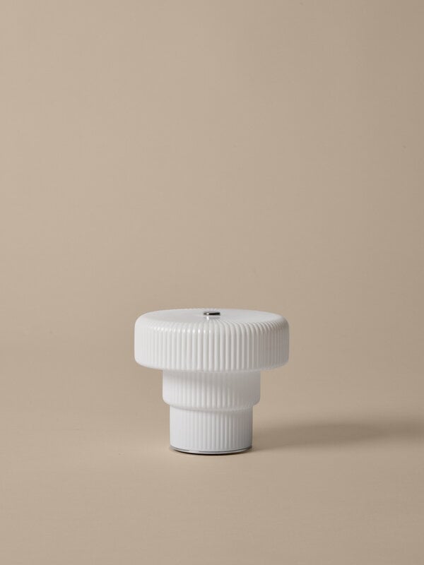 Ferm Living Ripple portable table lamp, valkoinen, decoration image
