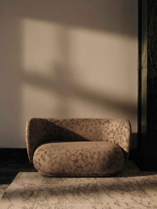 Ferm Living Rico 2-seater sofa, Cilla Taupe, decoration image
