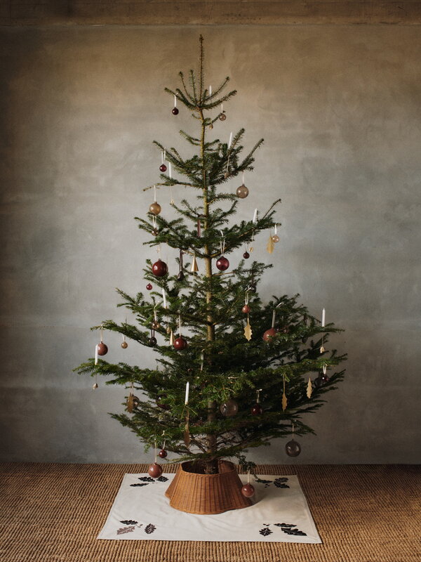 Ferm Living Oak leaf Weihnachtsbaumkerzenhalter, Set von 4, Messing, dekorationsbild