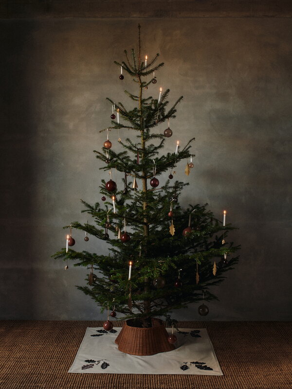 Ferm Living Oak leaf Weihnachtsbaumkerzenhalter, Set von 4, Messing, dekorationsbild