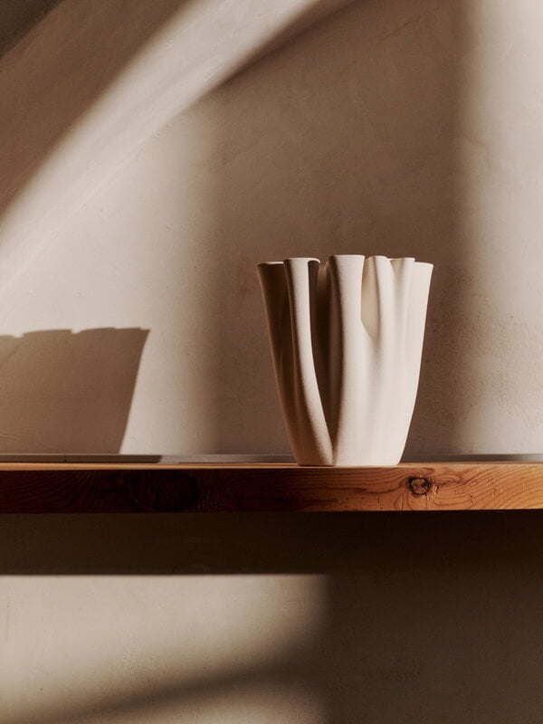 Ferm Living Dedali vase, medium, off-white, decoration image
