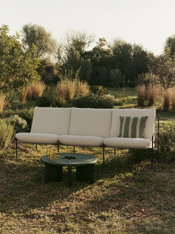 Ferm Living Tavolino Deya, 80 cm, verde scuro, immagine decorativa
