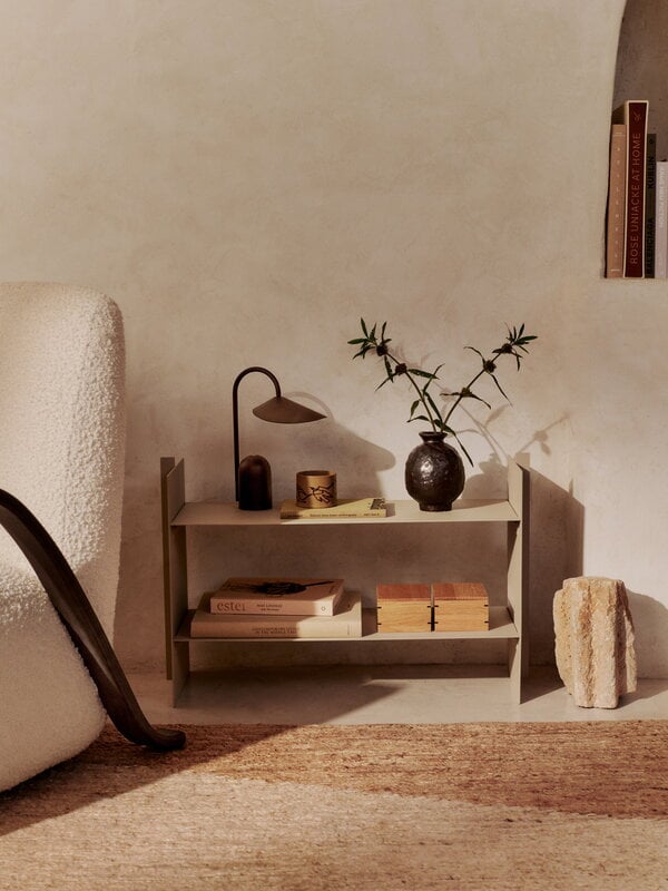 Ferm Living Lampe portable Arum, chocolat noir, image décorative