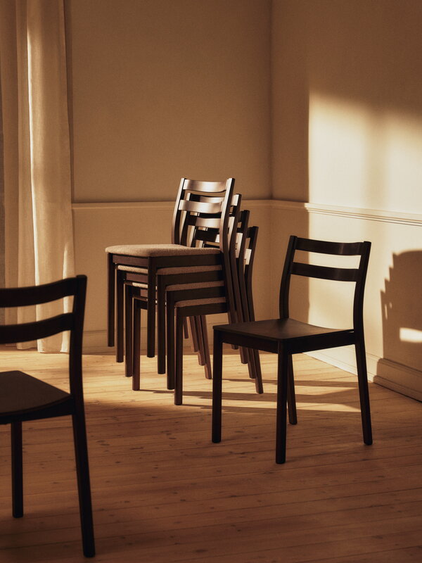 Ferm Living Boda dining chair, dark stained beech - natural Soft Bouclé, decoration image