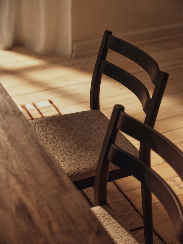 Ferm Living Boda dining chair, dark stained beech - natural Soft Bouclé, decoration image