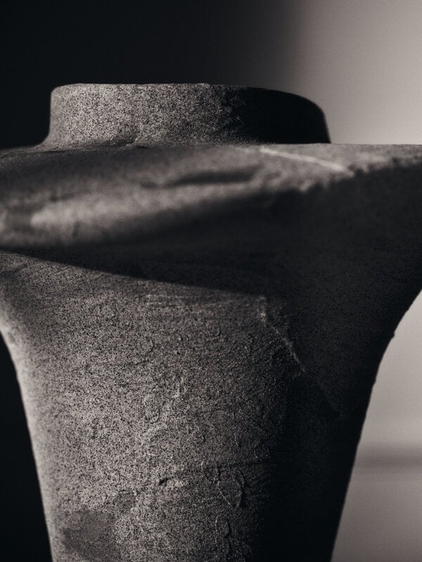 Ferm Living Evio Vase, 35 cm, groß, Ulmengrün, dekorationsbild