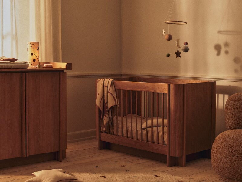 Ferm Living Tilu baby cot, natural oak, decoration image
