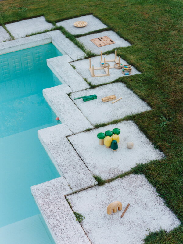 PELATA pieces Metsäpallo yard bowling game, decoration image