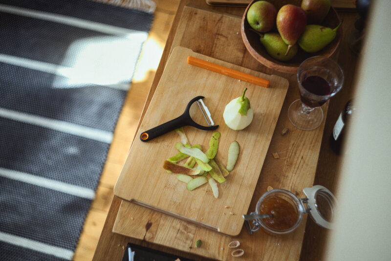 Fiskars Functional Form peeler, Y-shaped, view 7