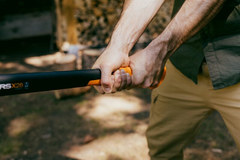 Fiskars X-Series splitting axe X24, M, decoration image