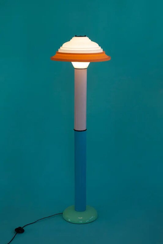 Sowden FL4 floor lamp, pink - blue, decoration image