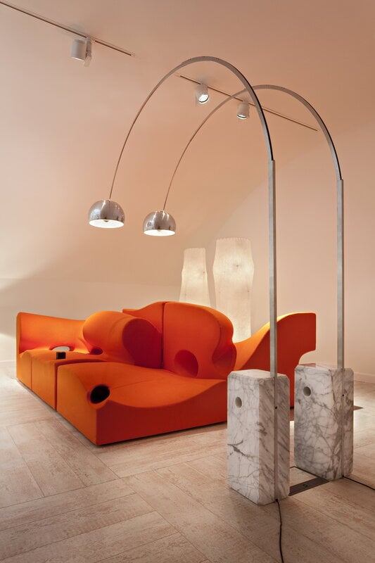 Flos Arco LED floor lamp, decoration image