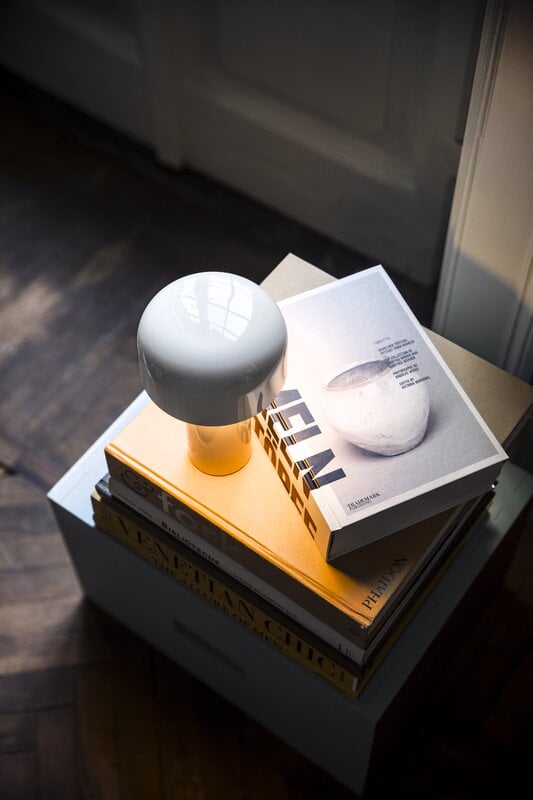 Flos Bellhop portable lamp, white, decoration image