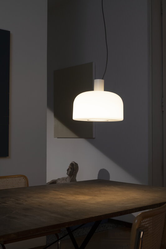 Flos Bellhop Glass S1 pendant, white, decoration image