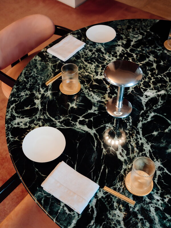 Flos Lampe de table Gustave, argent poli, image décorative