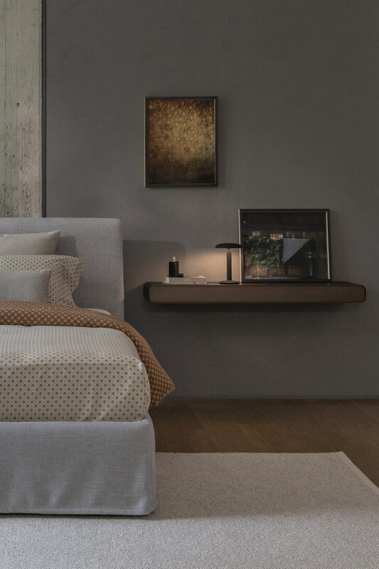 Flos Gustave table lamp, matte anthracite, decoration image