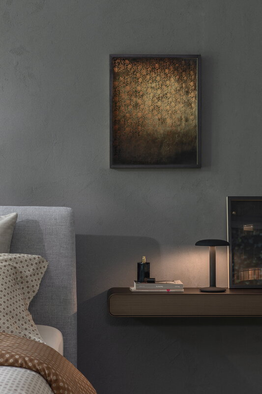 Flos Gustave table lamp, matte anthracite, decoration image