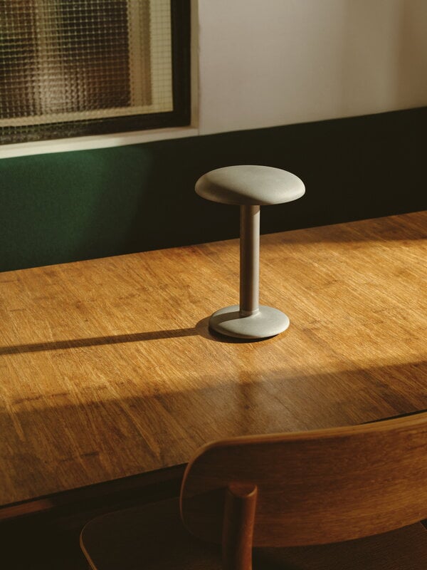 Flos Gustave table lamp, raw aluminium, decoration image