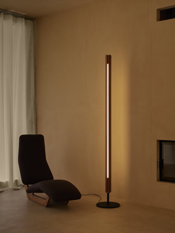 Flos Seki-han floor lamp, brown, decoration image