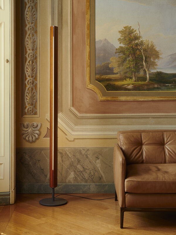Flos Seki-han floor lamp, brown, decoration image