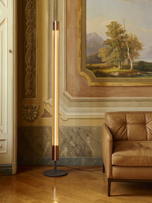 Flos Seki-han floor lamp, brown, decoration image