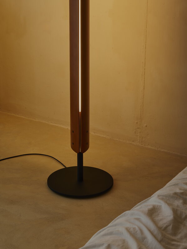Flos Seki-han floor lamp, brown, decoration image