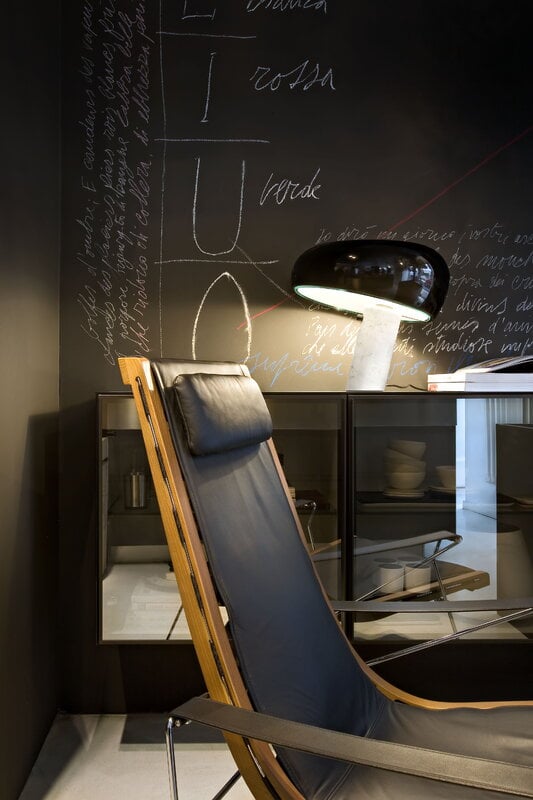 Flos Snoopy bordslampa, svart, dekorationsbild