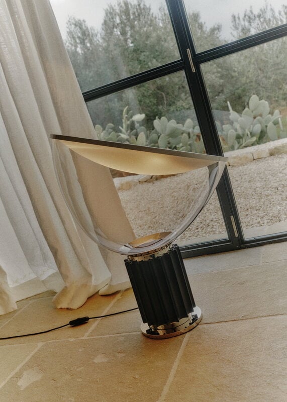 Flos Lampada da tavolo Taccia, nera, immagine decorativa